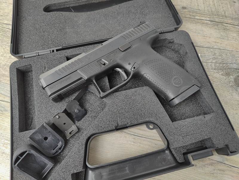 Begagnad Pistol CZ P-10 C 9x19