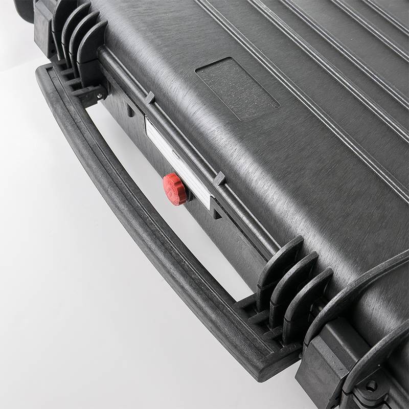 Koffert för gevär, etc. Flygsäker. Med hjul.