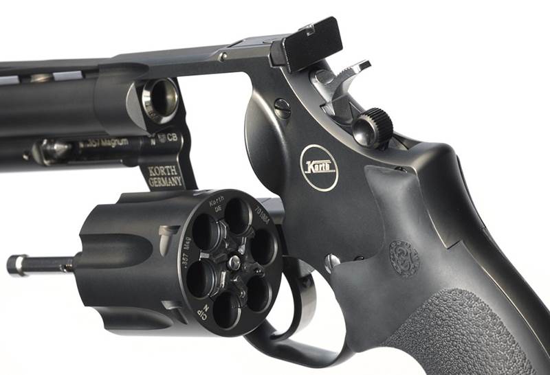 "Revolver Korth National Standard, 4"" .357 Magnum, trumma"