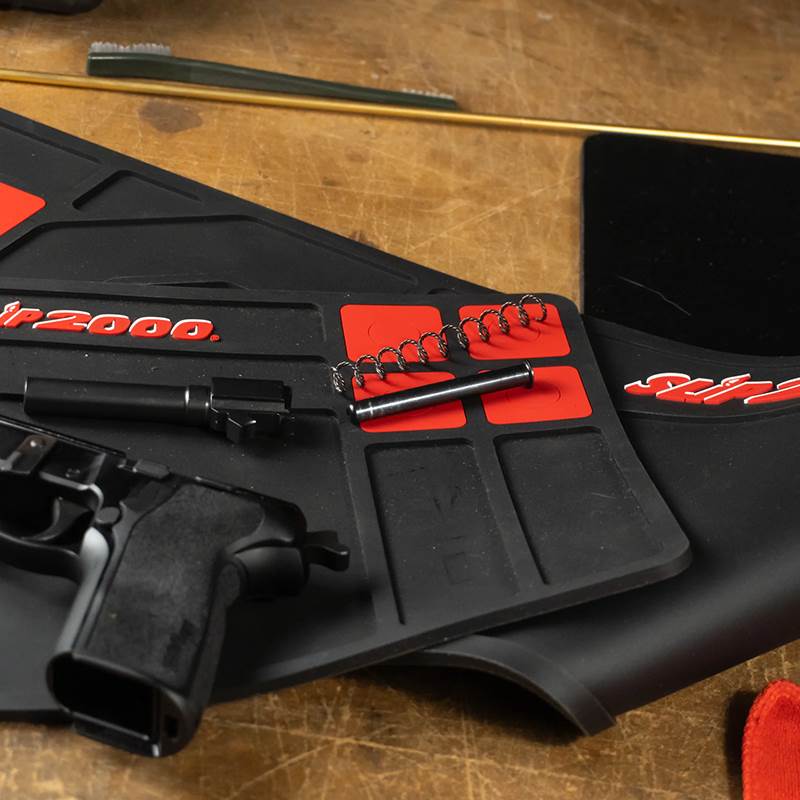 Vapenvårdsmatta SLIP 2000 PVC Short Gun Cleaning Mat with Magnets 15"